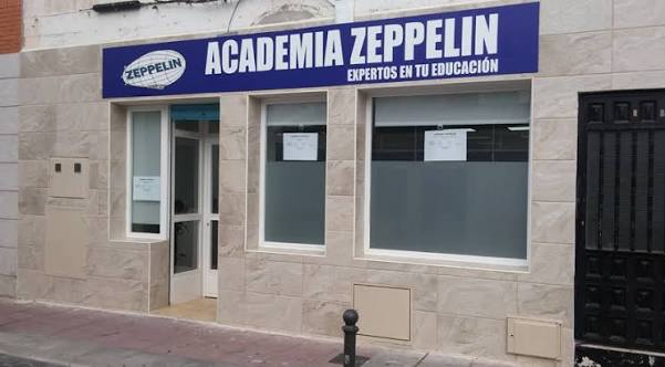Fachada de Academia Zeppelin